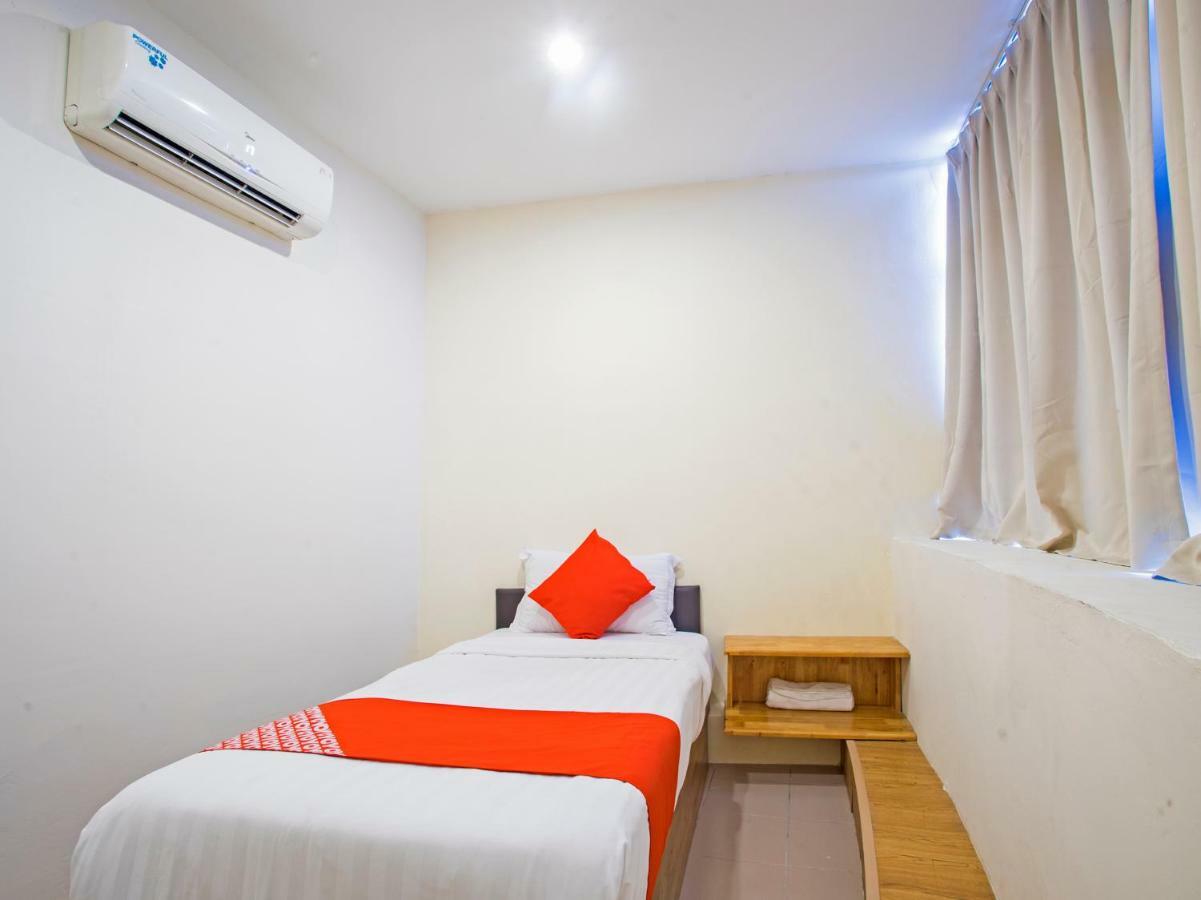 Oyo 982 Hotel Sk 까장 외부 사진