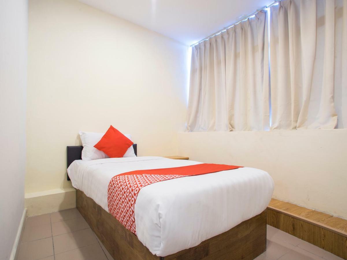 Oyo 982 Hotel Sk 까장 외부 사진